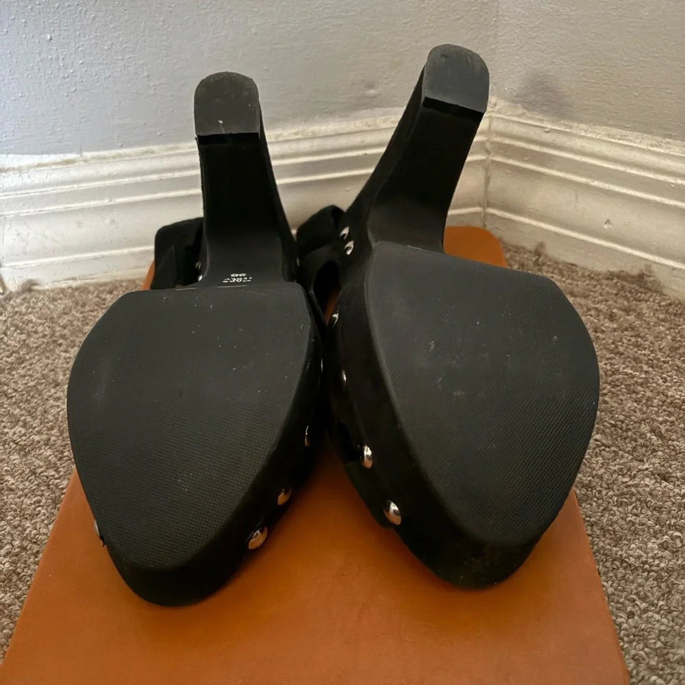 Stephane Kelian Black Platform Sandals with Metallic Accents - Picture 10 of 12